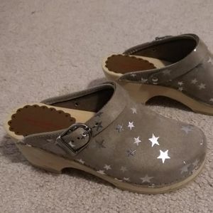 Girls Hanna Andersson Clogs